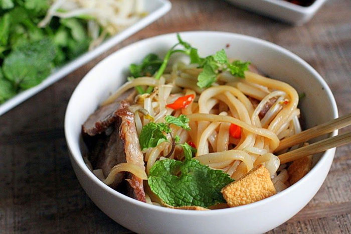 best Vietnamese soups cao lau